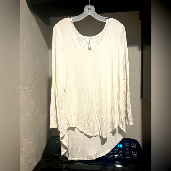 Cream XL Shirt- Never Worn - Picture 1 of 3